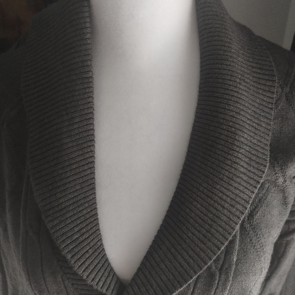 Men's Cable Knit Cardigan Sweater. XL - Picture 5 of 8